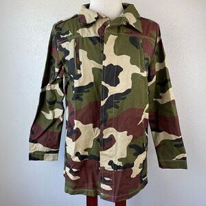 Feitong Camo Button Down Top Size M EUC